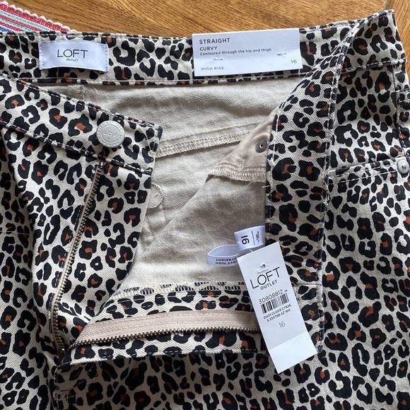 Leopard Print Pants. NWT. Straight Leg, Curvy. SZ 16 - Picture 2 of 4